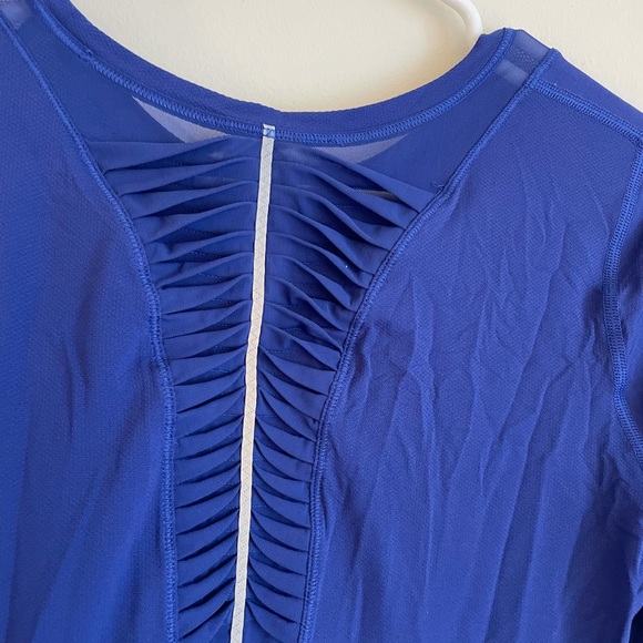 Lululemon // blue long sleeve - Picture 4 of 5